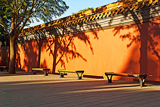 故宫红墙和座椅