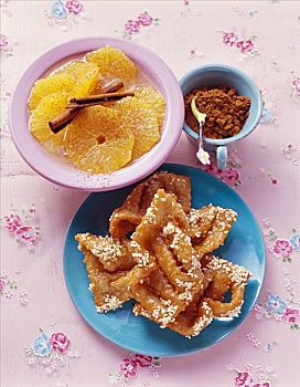 摩洛哥,蜂蜜蛋糕,橘子沙拉,肉桂棒