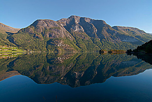 周围山区,湖,反射,平静,挪威,欧洲