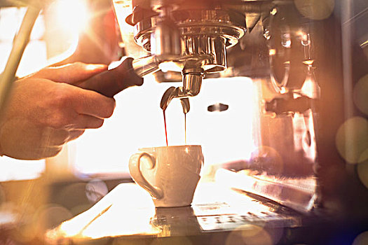 特写,咖啡师,浓缩咖啡机