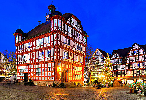 市政厅,广场,半木结构房屋,圣诞节,亮光,黃昏,黑森州,德国,欧洲