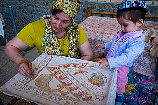 乌兹别克斯坦,中亚,女人,女儿,刺绣