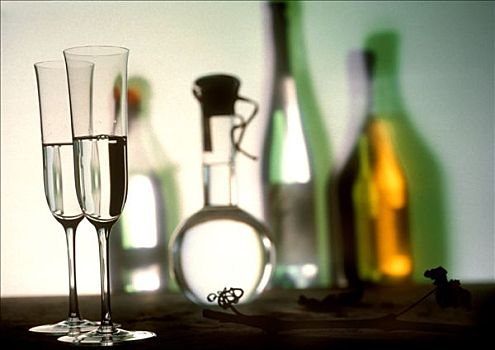 格拉巴酒,静物,玻璃杯,瓶子