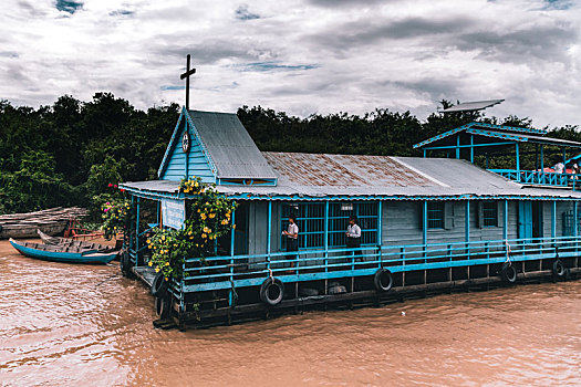 柬埔寨,洞里萨湖,水上人家,教会学校
