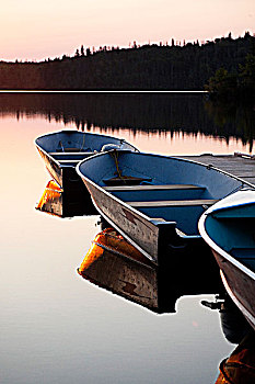 渔船,水獭,湖,萨斯喀彻温,加拿大
