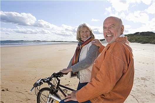 老年,夫妻,自行车,海滩,微笑,头像