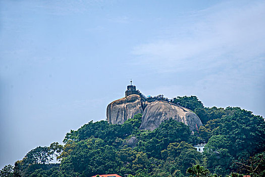 福建厦门市鼓浪屿钢琴博物馆远眺日光岩