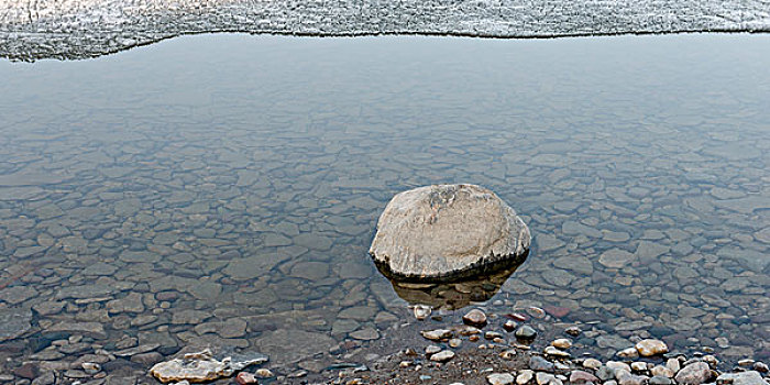 石头,海岸线,温尼伯湖,赫克拉火山磨石省立公园,曼尼托巴,加拿大