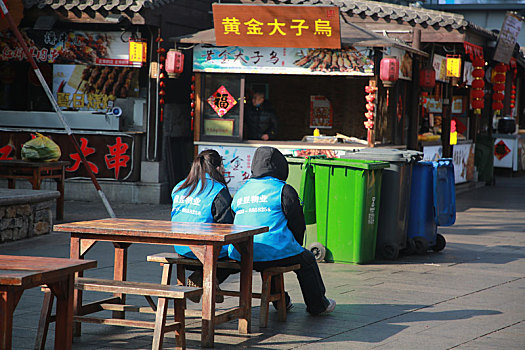 抓住春节的小尾巴,旅游小镇烟火气十足