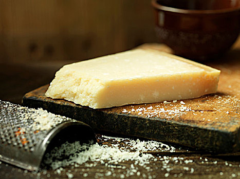 帕米吉安诺-雷吉安诺奶酪,奶酪,磨碎,木质,案板