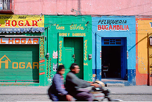 人,骑,摩托车,过去,彩色,建筑,柏布拉,墨西哥