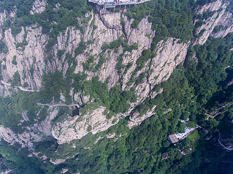 航拍河南洛阳栾川老君山最高峰马鬃岭