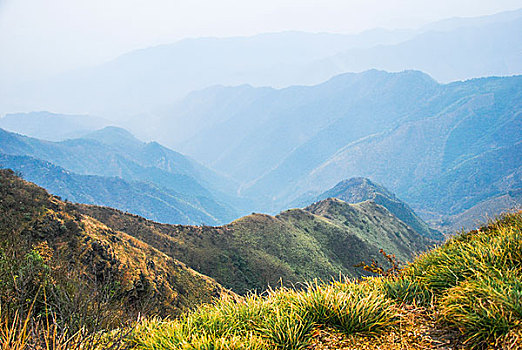 山岭冬色