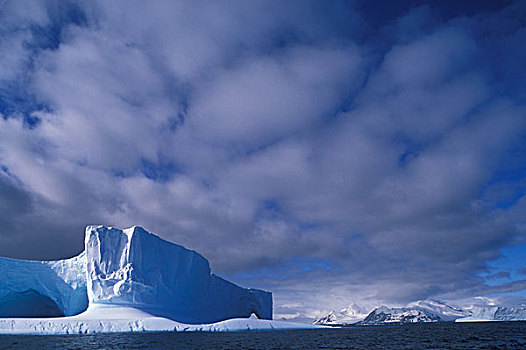 南极,海峡,下午,太阳,巨大,扁平,冰山,靠近,岛屿