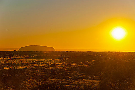 日出,上方,乌卢鲁巨石,北领地州,澳大利亚,大洋洲
