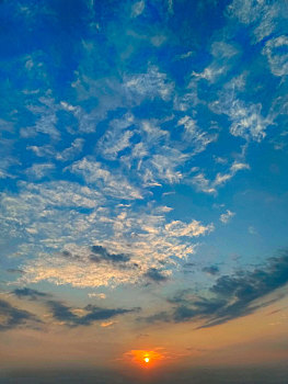 云海红日,海上日出