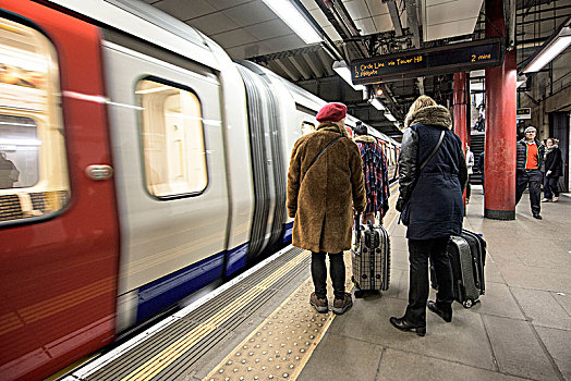 地铁,乘客,站立,站台,车站,伦敦