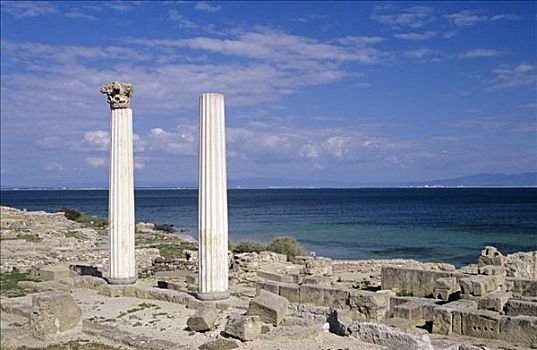 考古,挖掘,两个,柱子,撒丁岛,意大利