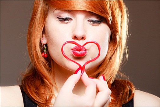红发,女孩,拿着,红色,心形,爱情,飞吻,情人节