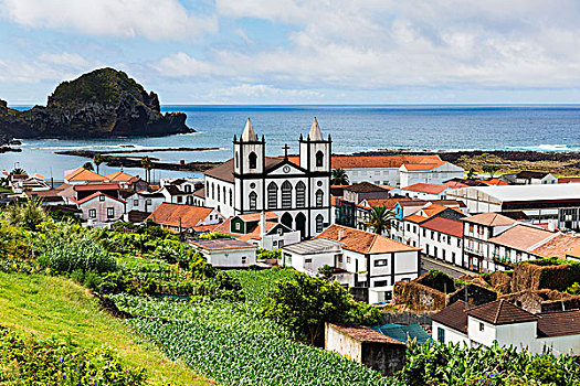 俯视图,圣三一教堂,巨大,火山岩,石头,后面,教堂,皮库岛,亚速尔群岛,葡萄牙