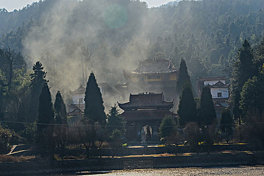 树,蓝,背景,池塘,倒影,烟,枯枝,寺庙,太阳,阳光,水,岸,淤泥,泥潭,村庄,山岗