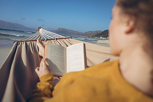 女人,读,书本,躺着,吊床,海滩