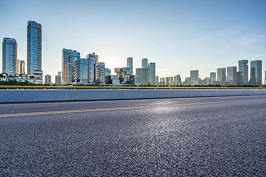 高速公路,城市天际线