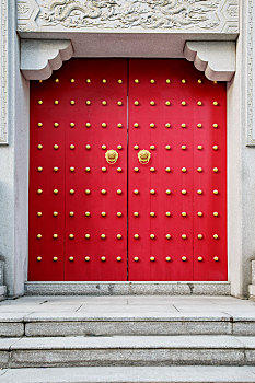 朱红乳钉宫门建筑,拍摄于南京市毗卢寺