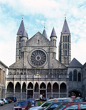 比利时图尔奈教堂