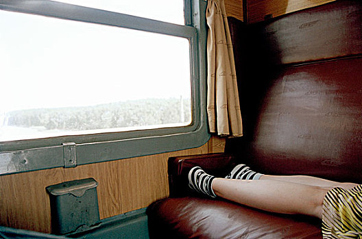 女人,睡觉,列车
