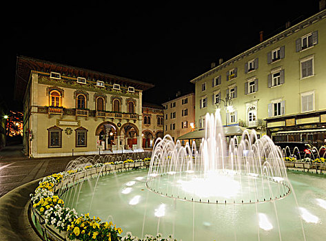 喷泉,建筑,背影,广场,山谷,特兰提诺阿尔托阿迪杰,意大利,欧洲
