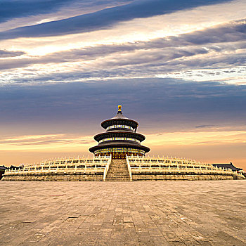 夕陽下的天壇祈年殿