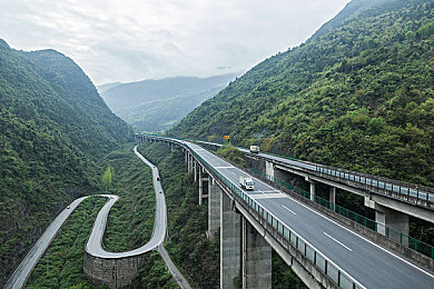 山区道路图片