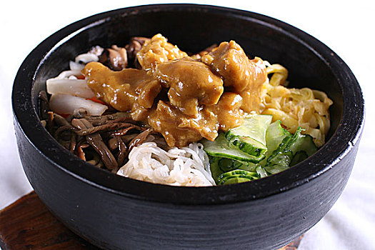咖喱鸡肉石锅