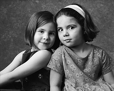 肖像,两个女孩