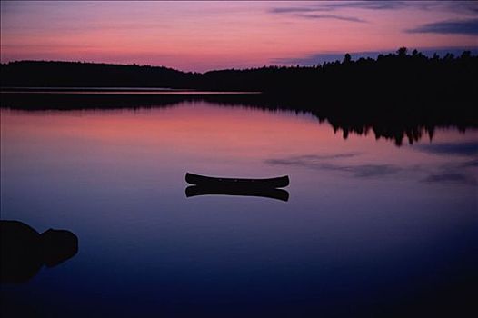 独木舟,湖,黄昏,泰马加密,安大略省,加拿大
