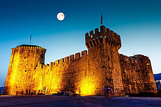 满月,高处,中世纪,城堡,特洛吉尔,克罗地亚