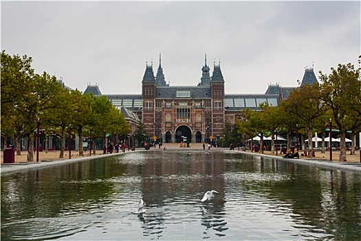 荷兰国立博物馆,建筑,水塘