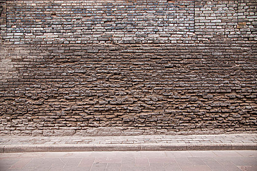 山西省晋中市平遥县古城小巷一面古老的墙壁