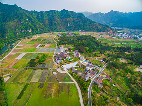 浙江,台州,天台县,龙溪乡,乡村,航拍,俯瞰,田园,春色,小溪,绿色,山村,大地,全景,清明