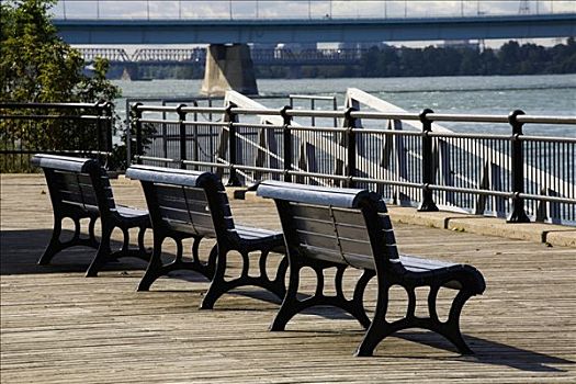 公园长椅,蒙特利尔,魁北克,加拿大