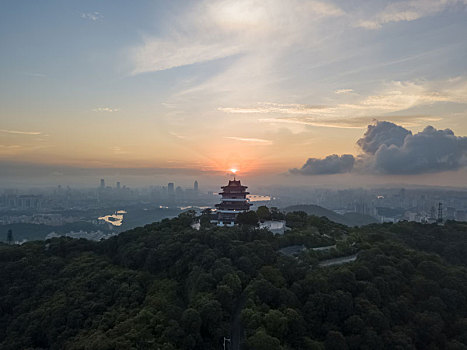 航拍清晨时分的惠州高榜山景区挂榜阁风光