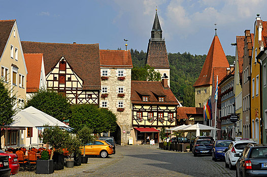 中世纪,大门,塔,教堂大街,背影,砖,右边,普拉蒂纳特,巴伐利亚,德国,欧洲