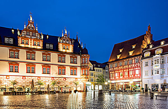 建筑,半木结构房屋,市场,黄昏,上弗兰科尼亚,巴伐利亚,德国,欧洲