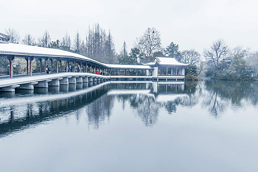 杭州西湖浴鹄湾飞虹廊雪景