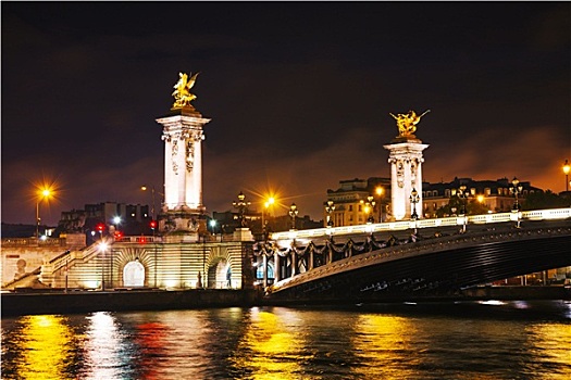 亚历山大三世桥,巴黎