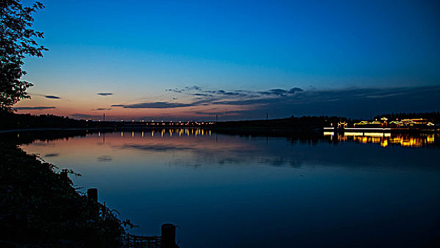 北京通州运河森林公园运河夜景