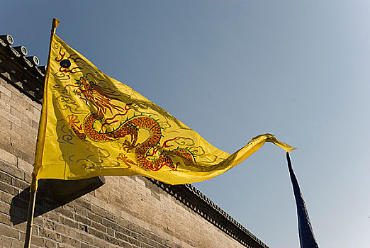 北京天坛公园的黄龙旗
