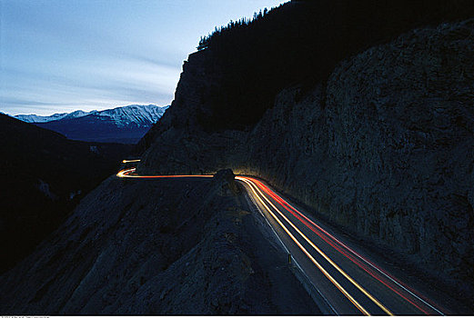 亮灯,道路