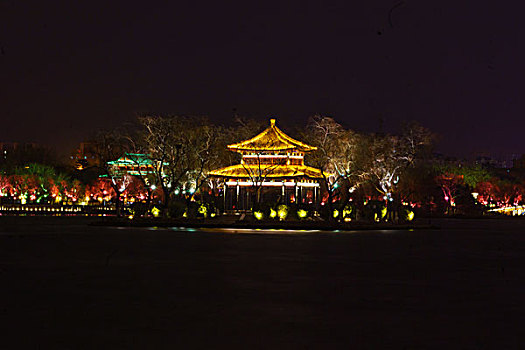 大明湖夜景